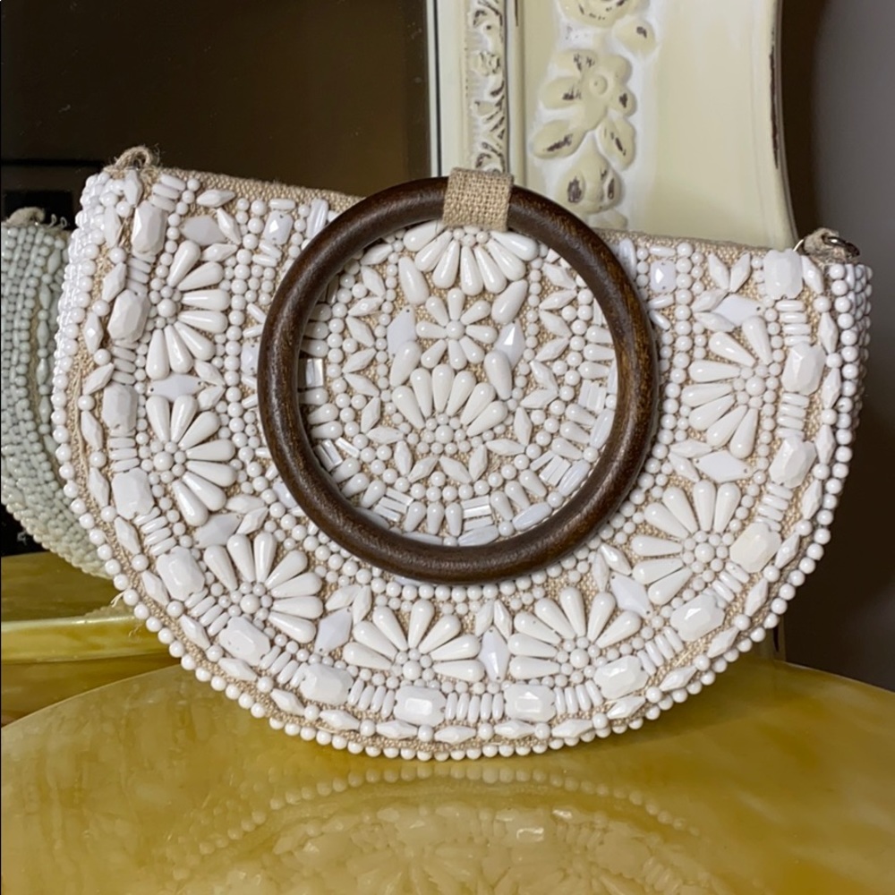 Beaded White Beautiful Zara Purse